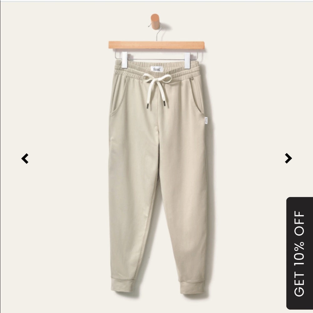 NEW feat The Roam Joggers Size XS Oatmilk